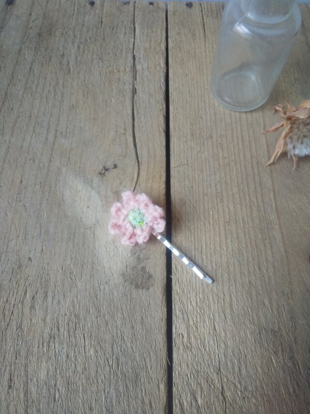 小花のふわふわヘアピン