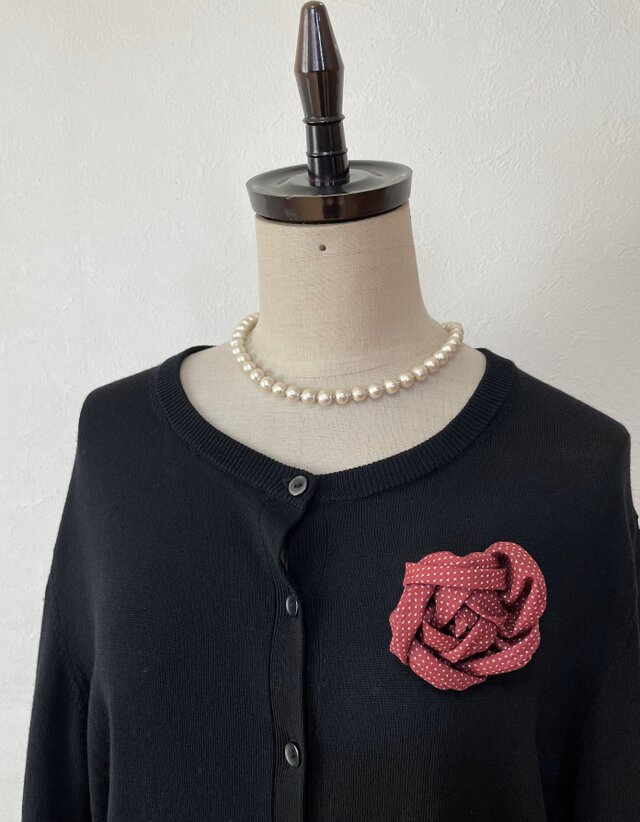 ＊アンティーク着物＊泥大島紬の花のブローチ・I（ピンの開閉小）