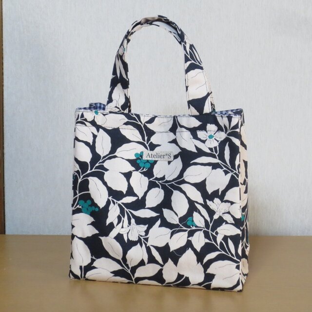 【再販】ミニスクエアトートバッグ★葉っぱ柄（ネイビー）