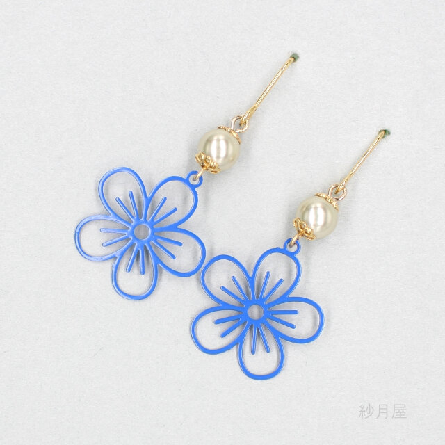 お花とパールのピアス】イヤリング ブルー プチプラ 青 | iichi 日々の 
