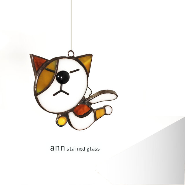 ステンドグラス 飛ぶ猫250206 | iichi 日々の暮らしを心地よくする