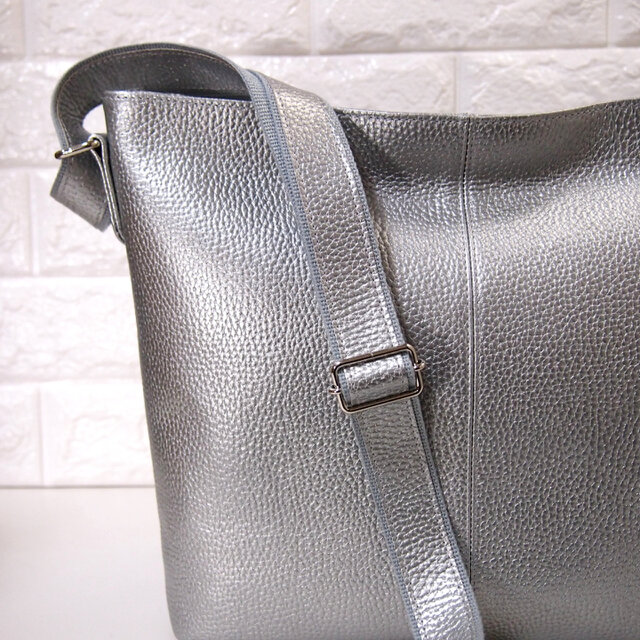 ☆ハンドメイド☆日本製☆ソフト・本革☆斜め掛けショルダーバッグ