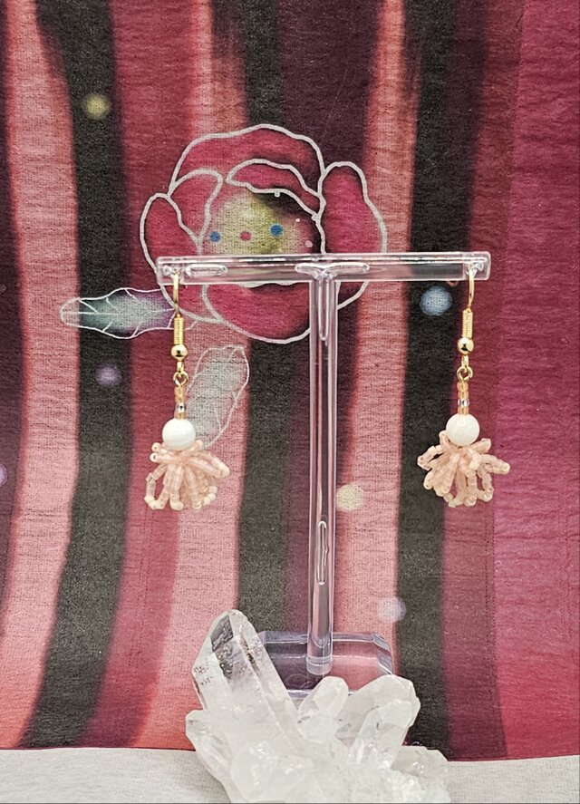 月白（げっぱく）のしずく 〜ホワイトシェルとビーズの耳飾り〜