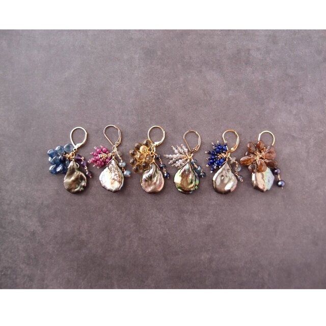 Petal Pearl × Andalusite Earrings／ぺタルパール×アンダリュサイト フレンチピアス