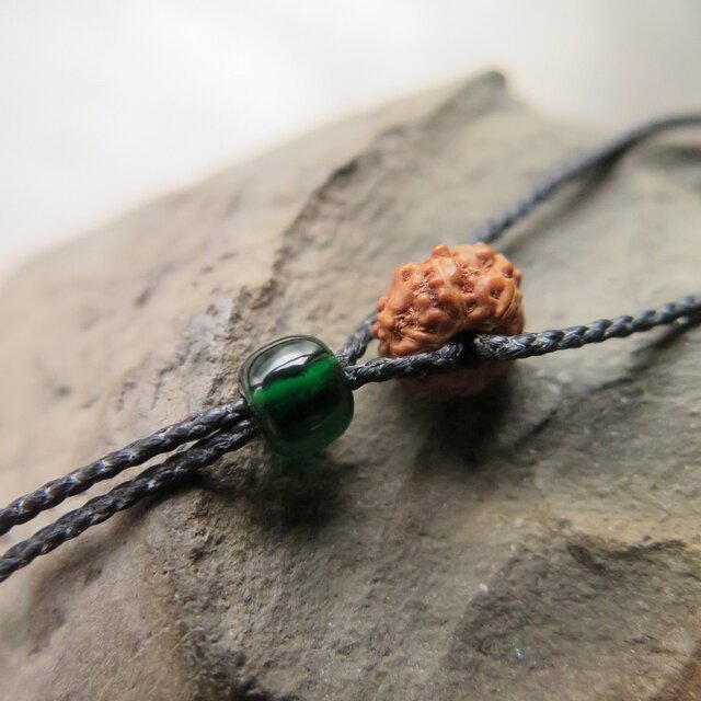 蜜蠟、ターコイズ、南紅瑪瑙、天珠、白料、ココナッツビーズ