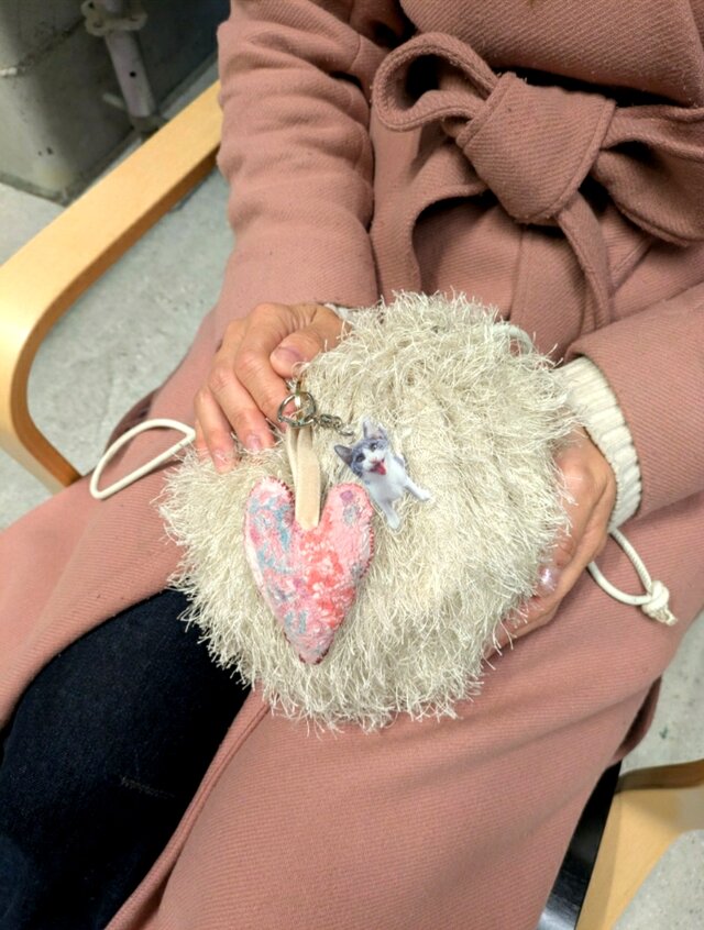 布フェルトハートのチャーム 黄緑色〈布フェルト キーホルダー
