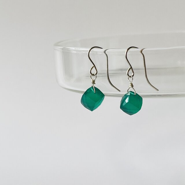 ソーダ色のグリーンオニキス✶Slver925 ピアス