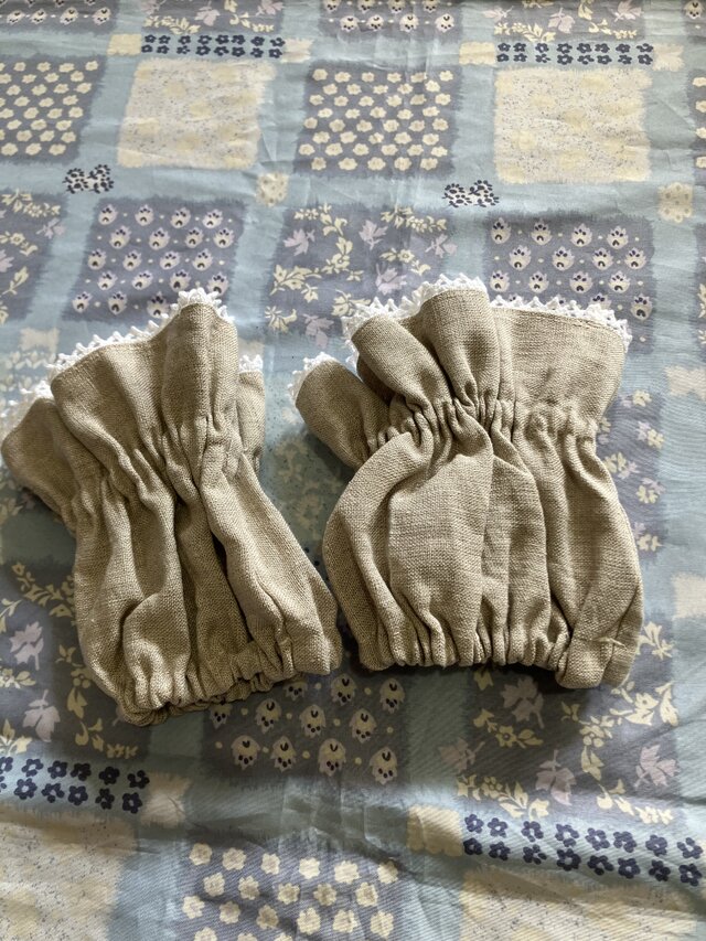 リネンのミニアームカバー　レース付き