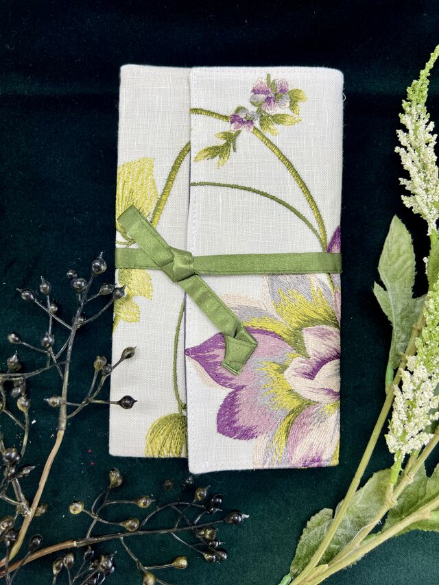 袱紗　イギリス輸入生地　ボタニカル刺繍