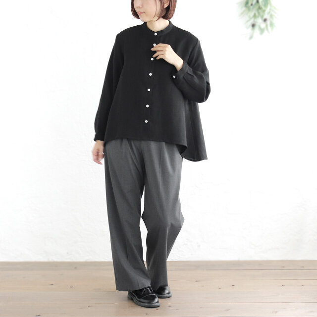 大人シックな黒リネン✦ バンドカラーAラインブラウス フォーマルにも