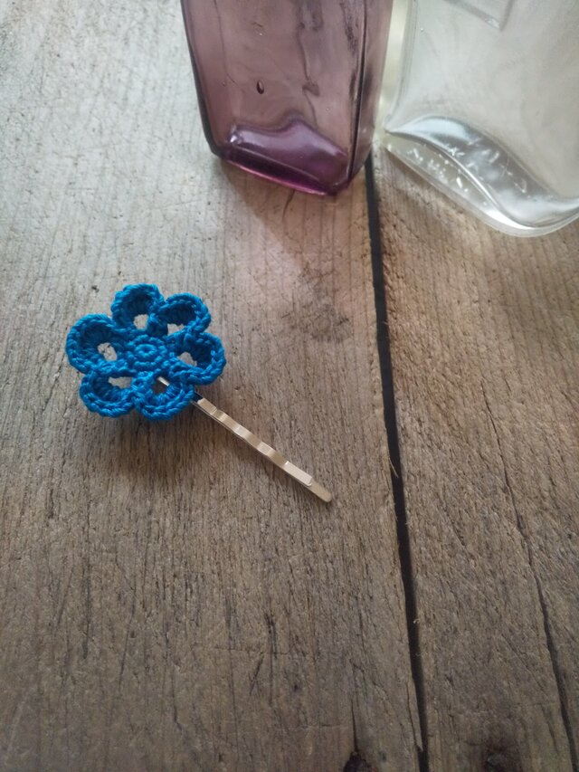 レース編みのお花のヘアピン