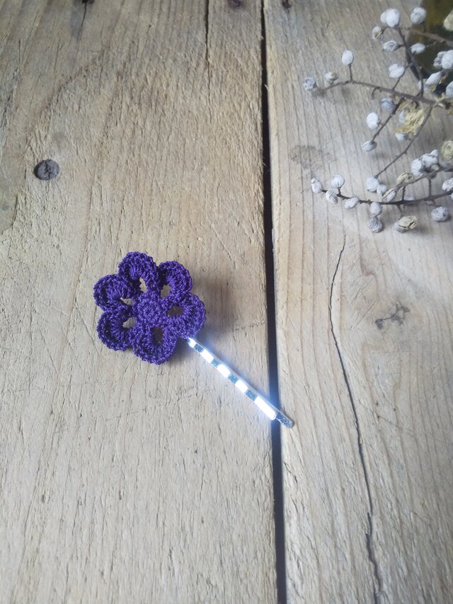 レース編みのお花のヘアピン