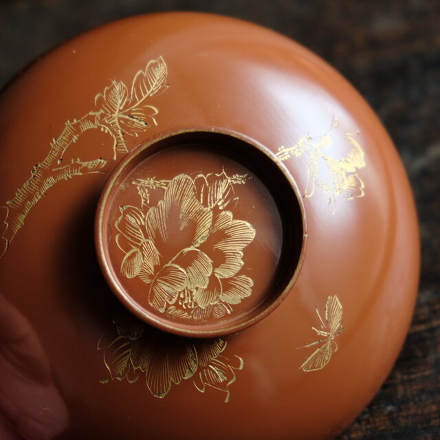 花と蝶々◆古輪島塗　漆芸沈金蓋付椀5客セット　赤　骨董・antiques 大正期 花と蝶々◇赤で素敵。古輪島塗 漆芸沈金蓋付椀 漆器 骨董