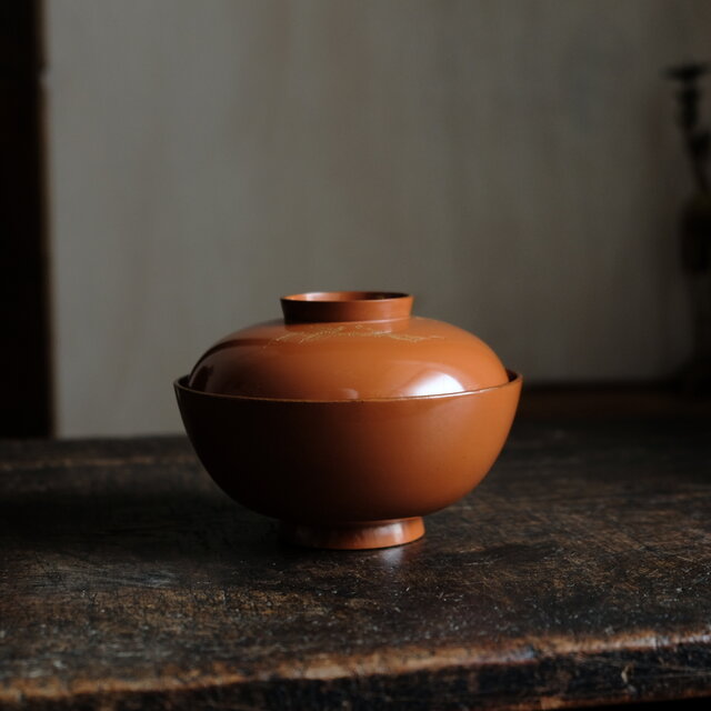 花と蝶々◆古輪島塗　漆芸沈金蓋付椀5客セット　赤　骨董・antiques 大正期 花と蝶々◇赤で素敵。古輪島塗 漆芸沈金蓋付椀 漆器 骨董