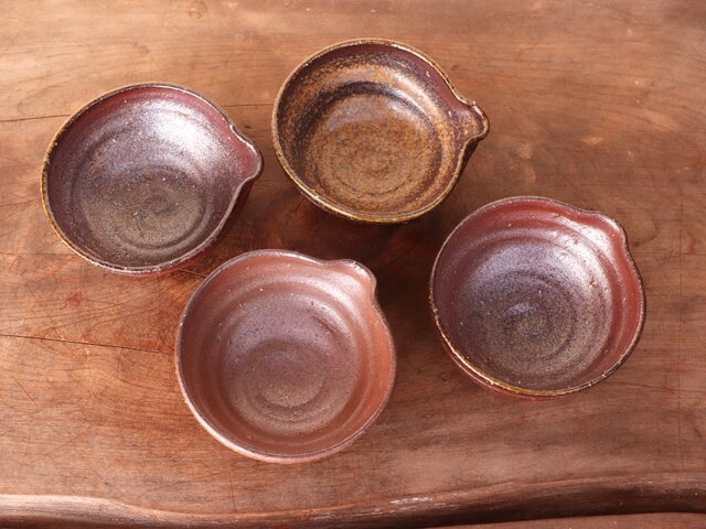糸巻き模様の四角皿（四枚一組） 糸巻き模様の四角皿（四枚
