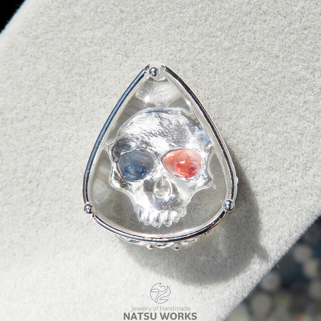クォーツ & サファイア ブローチ  / Quartz and Sapphire skull Brooch
