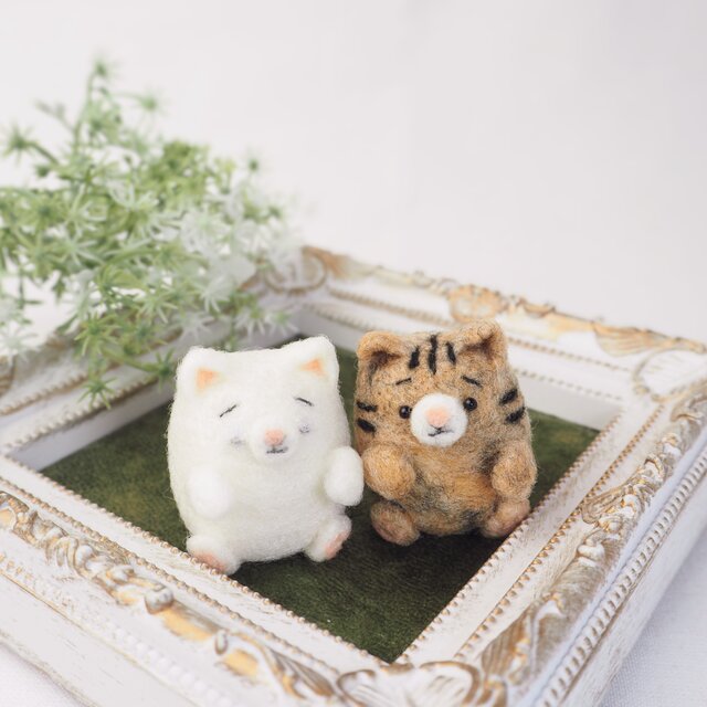 Roco∞R*羊毛フェルト☆白猫の親子☆猫 ネコ 子猫 ハンドメイド