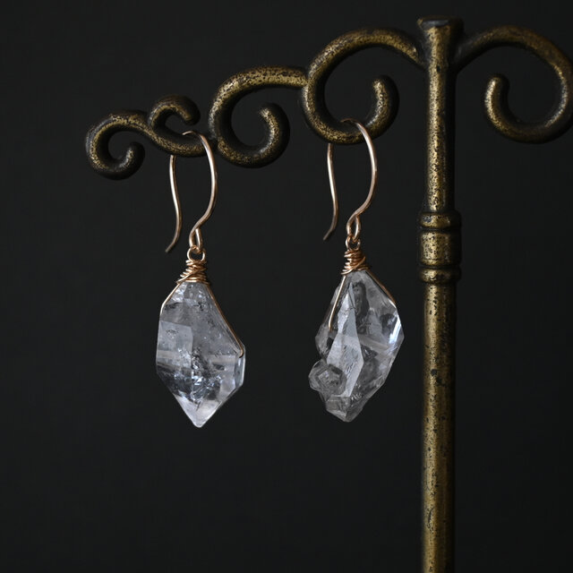 ダブルポイントクリスタルのピアスM・イヤリング変更可