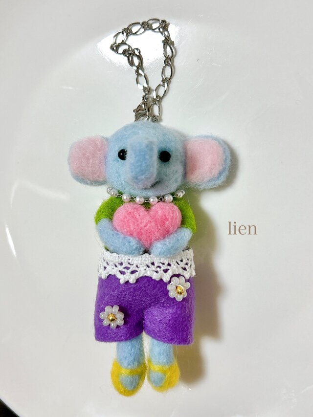 ゾウバッグチャーム | iichi 日々の暮らしを心地よくするハンドメイド