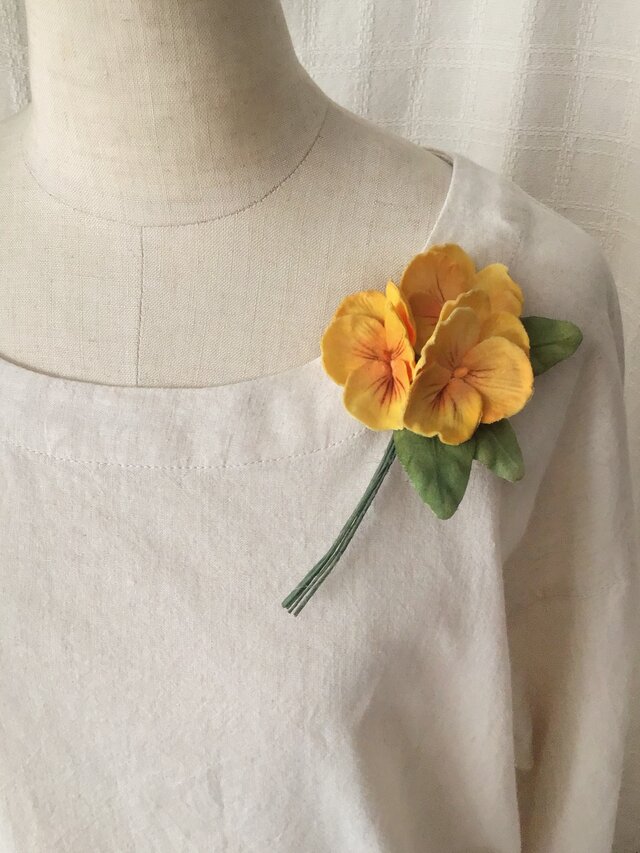 〈染め花〉パンジーの3輪コサージュ(イエロー)