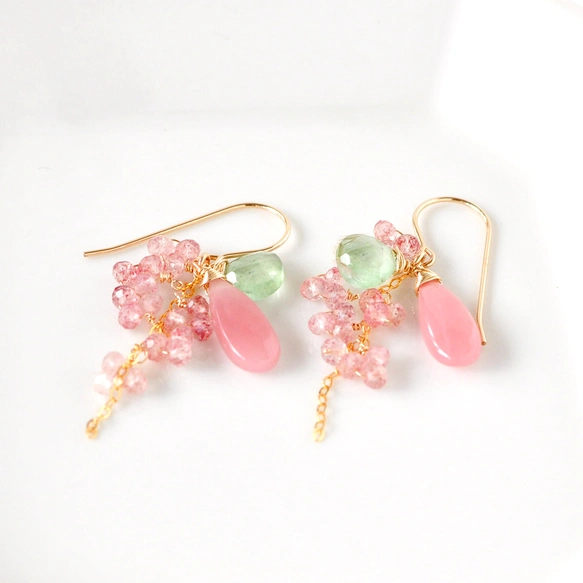 [春暁の彩ピアス]～グァバクォーツとツァボライト～