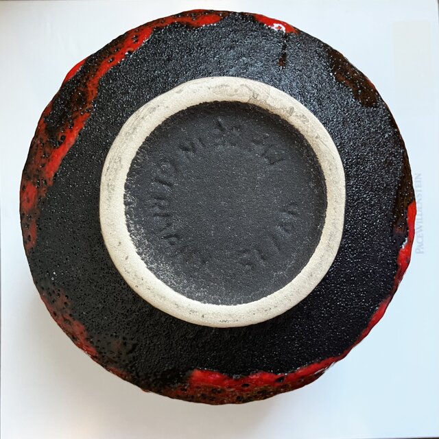 赤×黒の力強い花器／Jopeko／Fat Lava | iichi 日々の暮らしを
