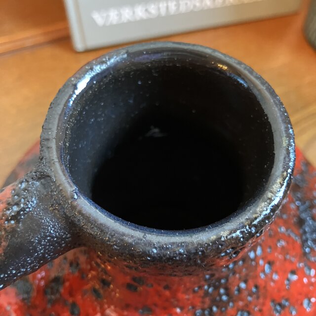 赤×黒の力強い花器／Jopeko／Fat Lava | iichi 日々の暮らしを心地よく