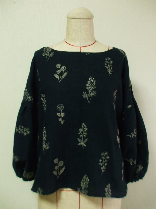 黒地×花柄刺繡生地 ラウンドネックバルーン8分丈袖プルオーバー M~LＬサイズ 黒 ガーゼ素材 受注生産