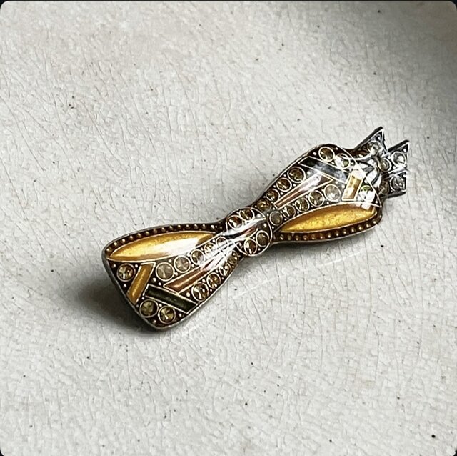 982 ヴィンテージ ブローチ フランス製 WORTH ハート リボン