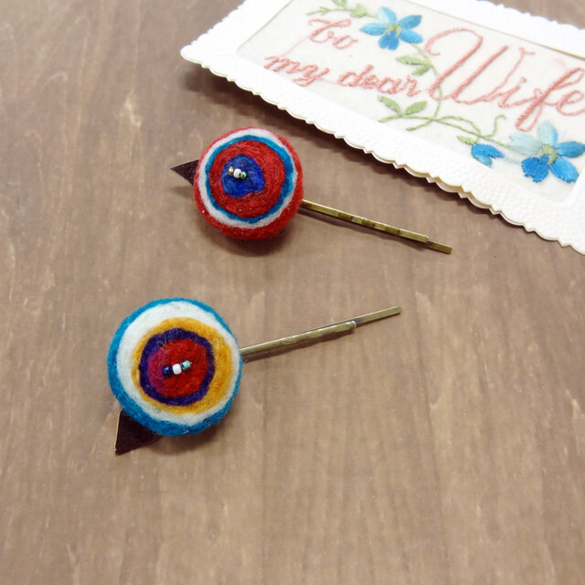 フェルトの花ピン(ターコイズブルー）