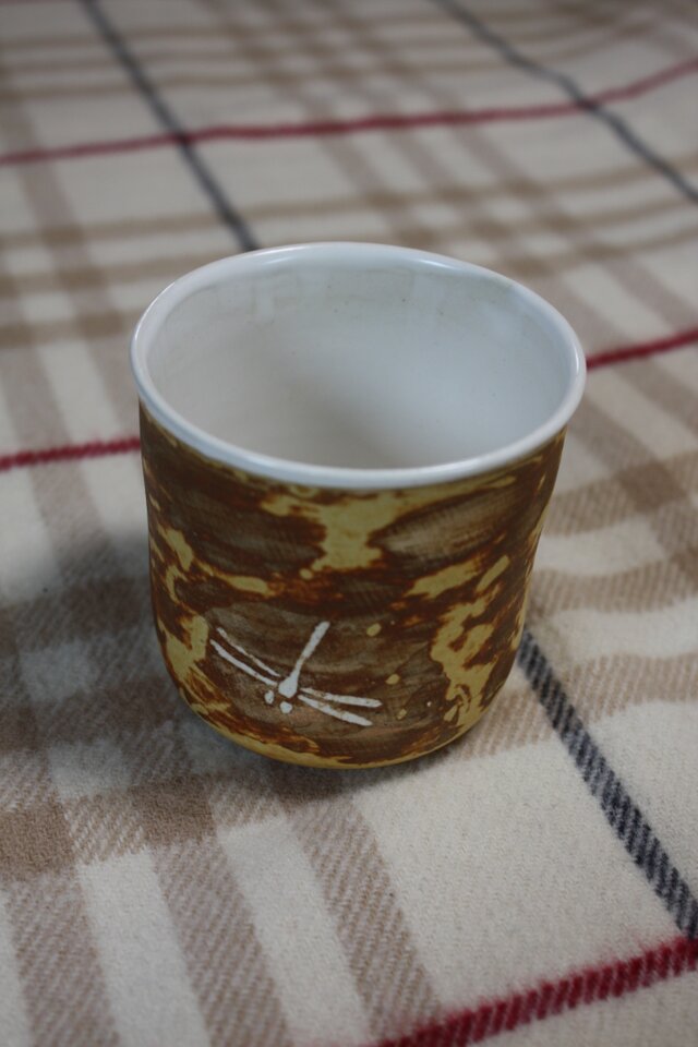 トンボの飛ぶイラボ釉の湯飲み