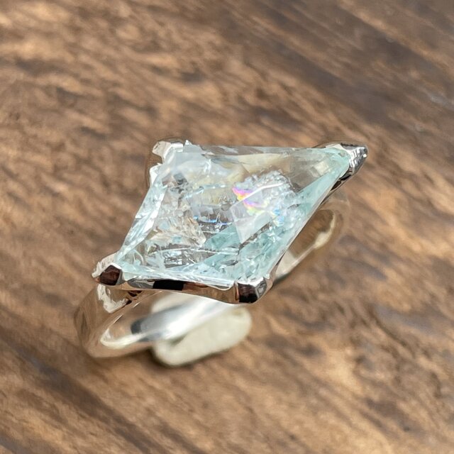 レインボー　アクアマリン　変形立体ラフカット　鉱物シルバーSV925リング