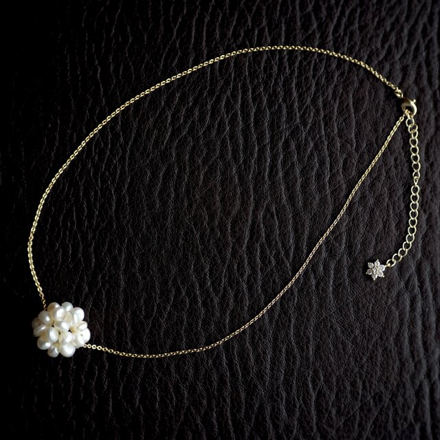 淡水パールボールのネックレス