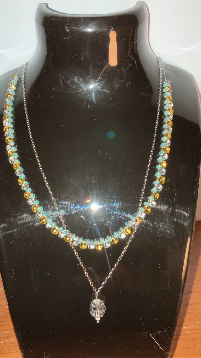 煌めきネックレス