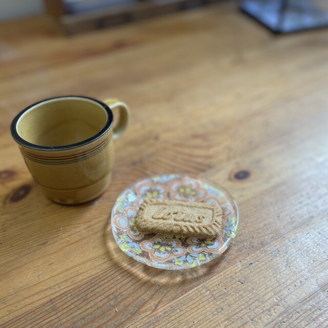 ガラスの小皿 梅皿 | iichi 日々の暮らしを心地よくするハンドメイドや