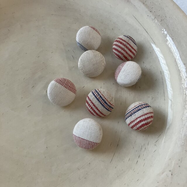 ストライプ模様の小さなくるみボタンセット(036)