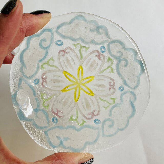 ハンドメイド　ガラス飾皿 ガラス 小皿 | iichi 日々の暮らしを心地よくするハンドメイドや