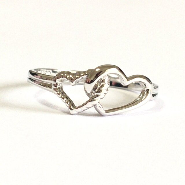 重なるハートのリング | iichi 日々の暮らしを心地よくする
