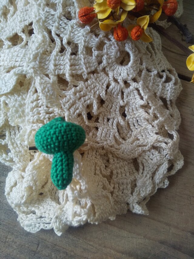 キノコのブローチ