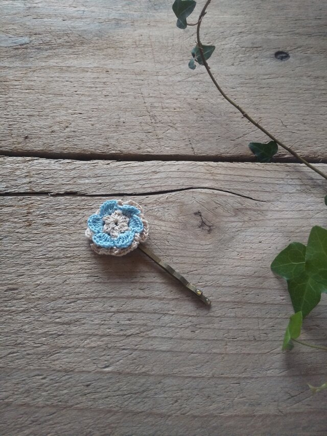 レース編みのお花のヘアピン