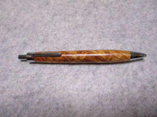 大注目 木軸シャープペン 樹齢250年希少材 出雲産 金襴杢 肥松