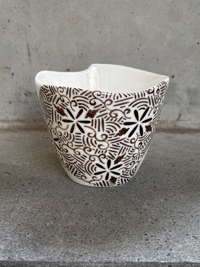 ふちなみカップ　こげ茶