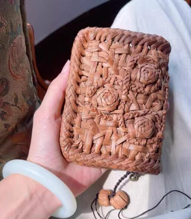 葡萄つる編みクラッチバッグ 山葡萄 蔓 クラッチバッグ 財布 かご 籠 巾着 網代編み 山葡萄