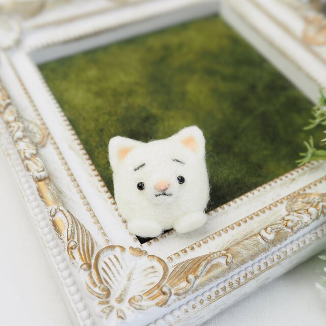 受注製作】-待ってるよ- まゆねこブローチ 各種(単色・トラねこ・ぶち