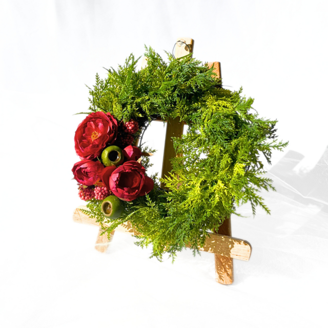 ふさふさのローズリース25cm｜思わず触れたくなるボリューム｜枯れないアーティシャルフラワー（造花）