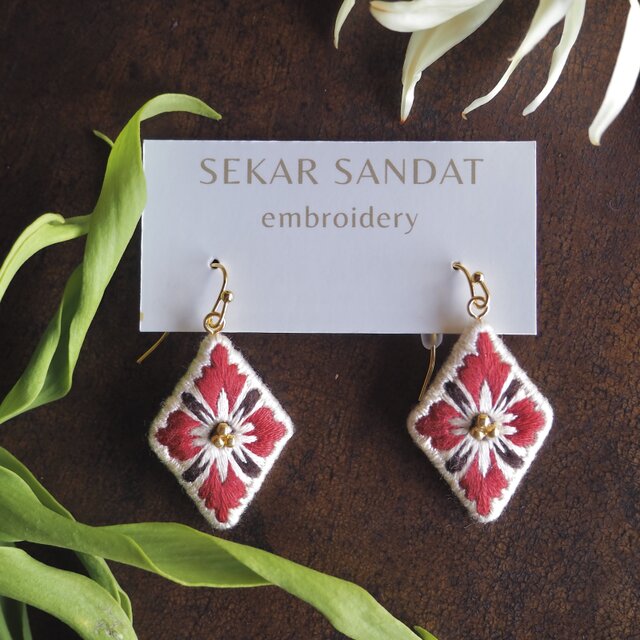 バリ島刺繍ピアス『Kotak』Bali