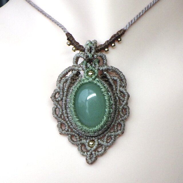 グリーンアベンチュリンのマクラメネックレス「アスター」