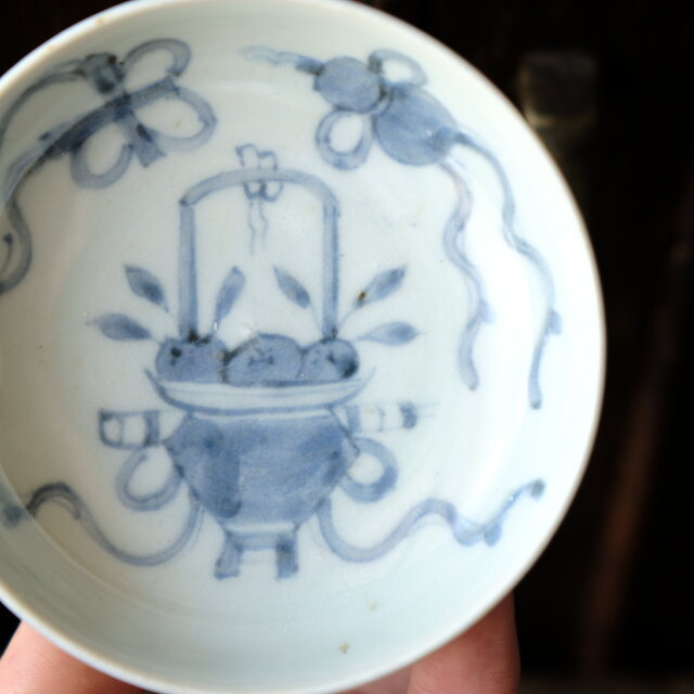 花籠が可愛い◇伊万里 籠文染付豆皿 骨董・antiques 小皿 暮らし
