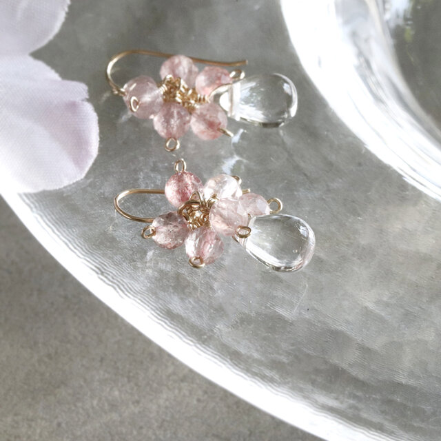 桜色ピアス/イヤリング 　天然石 エピドート×クリスタル 14Kgf  春色　アレルギー対応