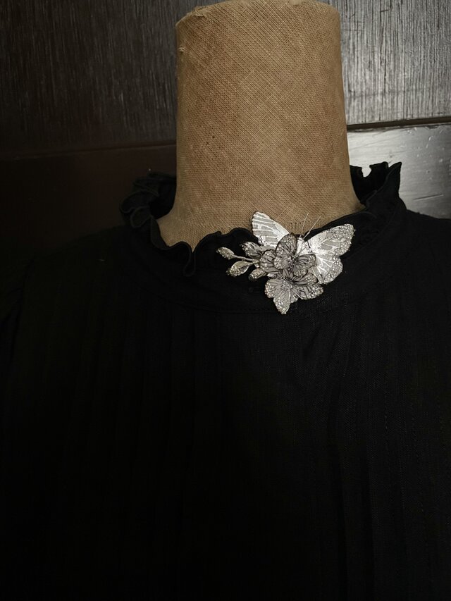 蝶クリップブローチ　シルバー